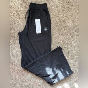 Alo NWT Black Ribbed Wide Leg Muse Medium Pants